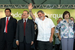 Lula, com seus candidatos e o ministro Nascimento, não perdeu a chance de enaltecer Dilma e Tarso