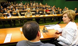 Yeda em conversa com os parlamentares federais. Assunto: o trocão do pré-sal