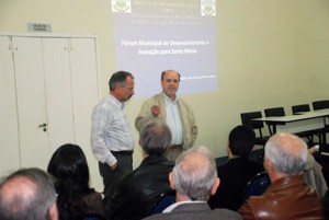 Em seminário realizado em setembro, Busatto e Schirmer apresentaram idéia a entidades locais (foto Felipe Pires)