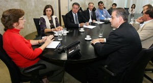 Ivone Valente (E) recebeu a comitiva gaúcha, liderada pelos secretários Ana Pellini (Geral de Governo) e José Carlos Breda (Obras)