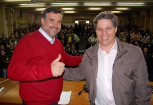 Paulo Pimenta e Paulo Teixeira na Câmara de Vereadores de Santa Maria. Foto Ricardo Lopes