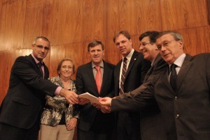 Bancada do PSDB entrega requerimento de instalação da CPI da Energia ao presidente da AL. Foto Marcos Eiffler