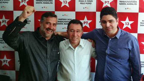 Sorriso atravessado de Fabiano na foto. Interpretação de que estaria insatisfeito (foto Divulgação)