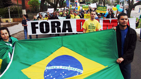 Protesto começou na Saldanha Marinho em direção à Medianeira (foto Deivid Dutra/A Razão)
