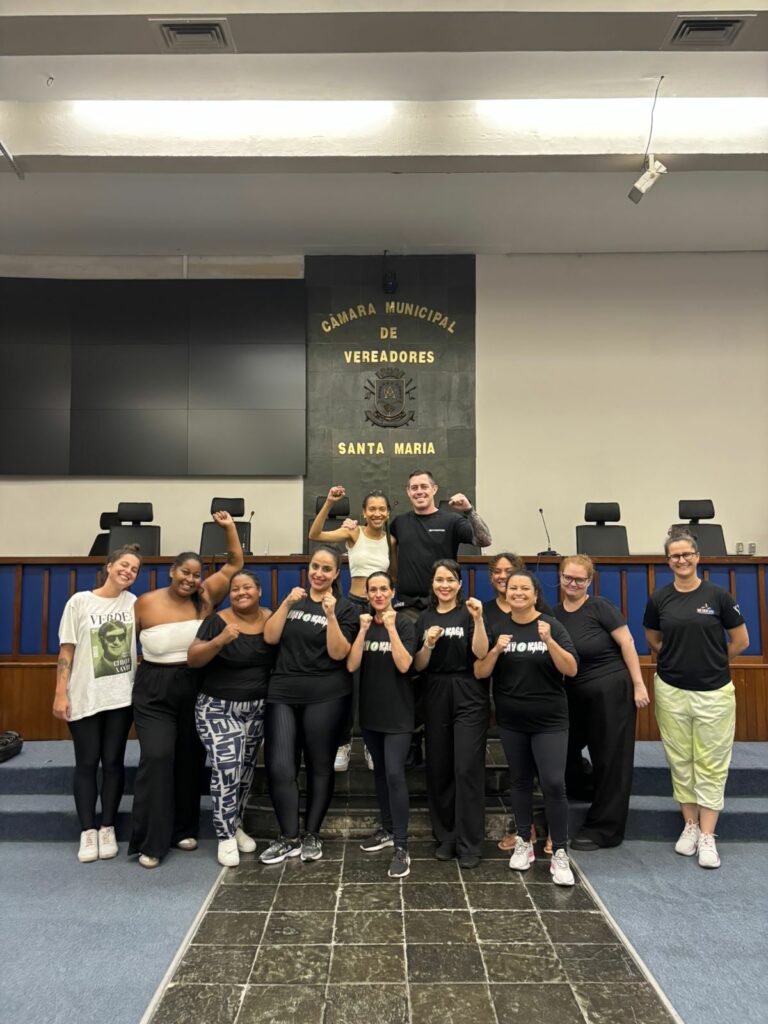 Aula de defesa pessoal ocorreu no Plenário da Câmara. Foto Divulgação